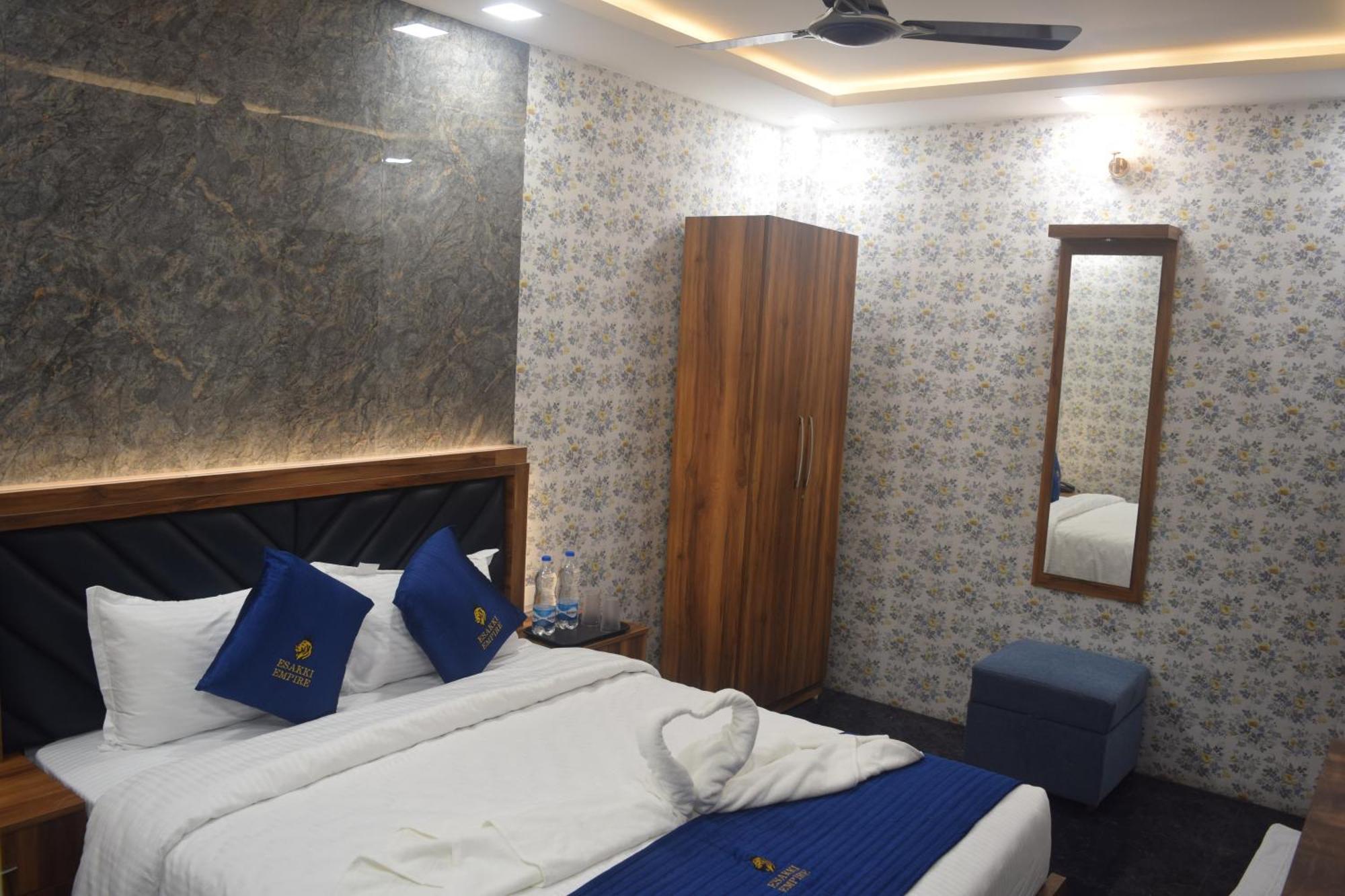 Hotel Esakki Empire à Chennai Extérieur photo