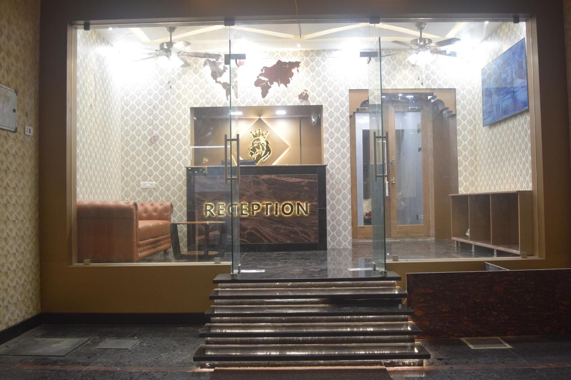 Hotel Esakki Empire à Chennai Extérieur photo